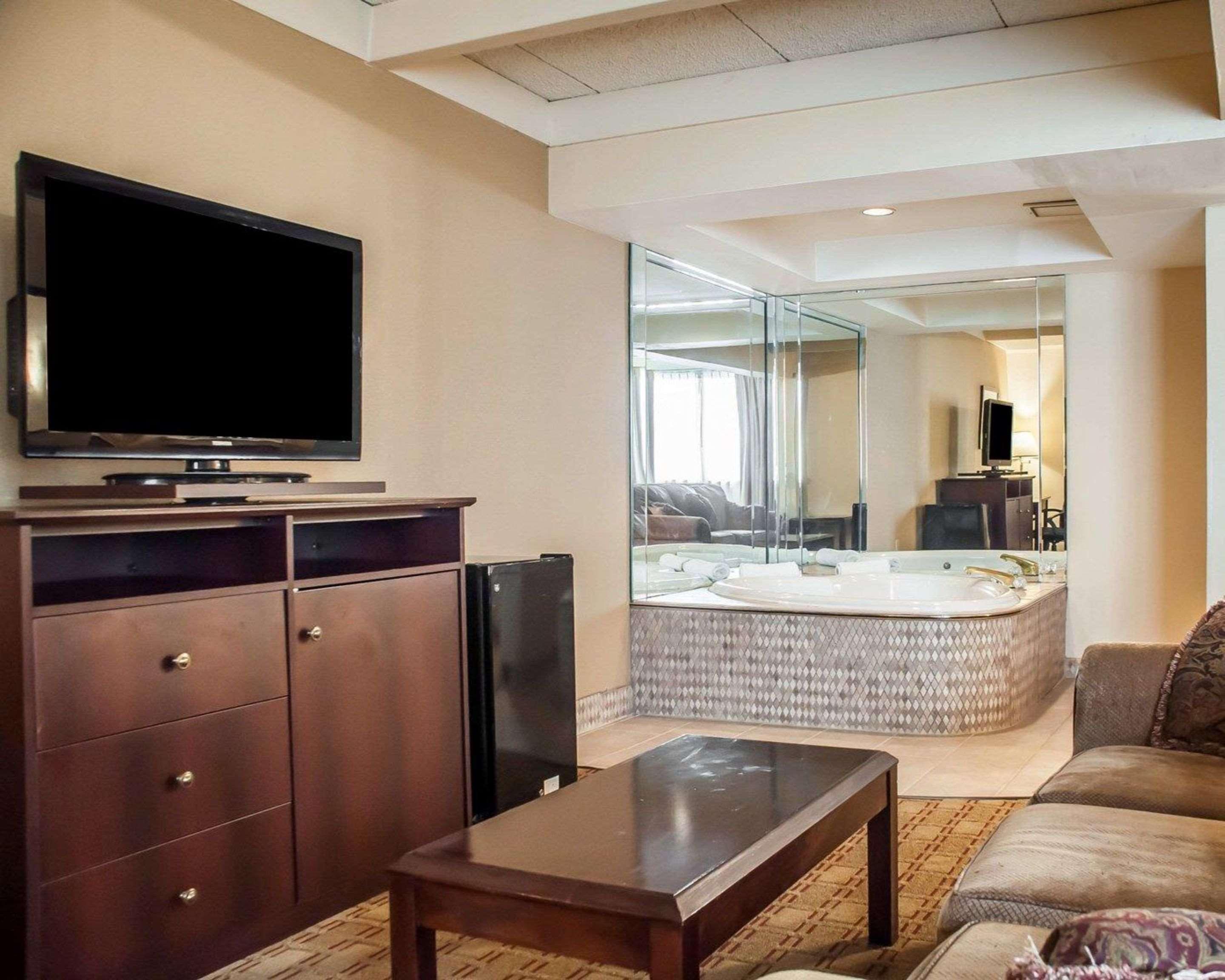 Quality Inn Airport Cheektowaga Extérieur photo