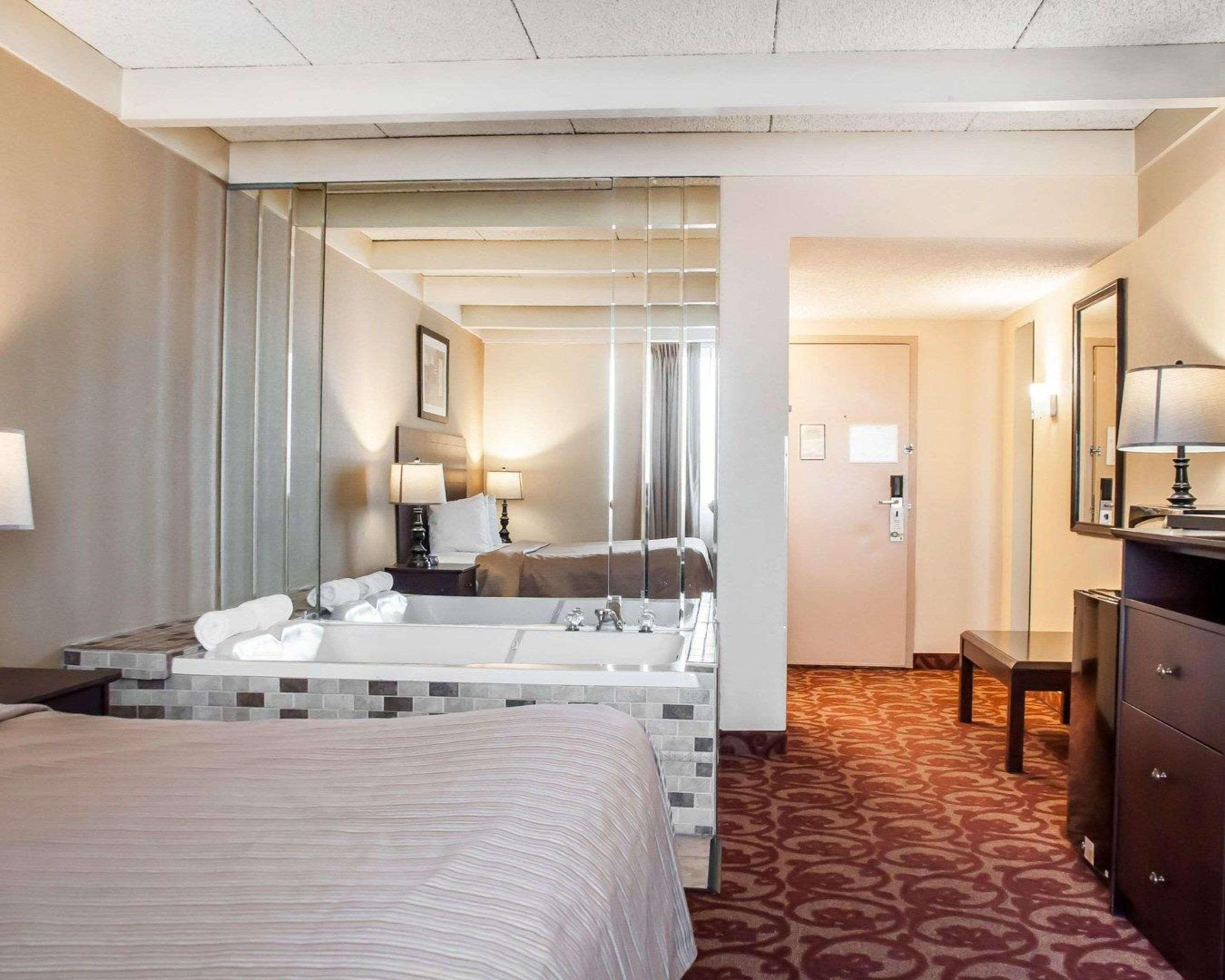 Quality Inn Airport Cheektowaga Extérieur photo