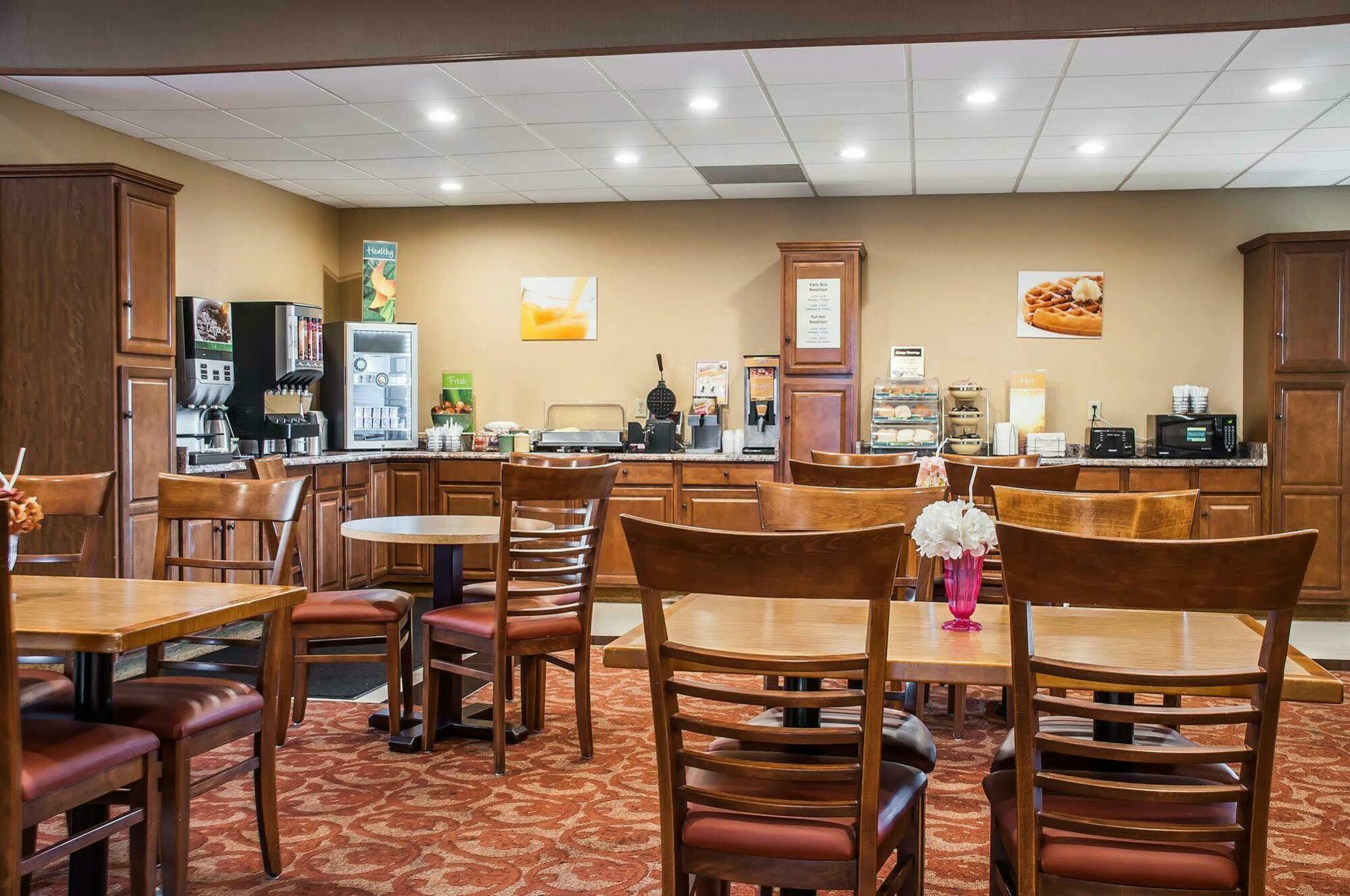 Quality Inn Airport Cheektowaga Extérieur photo